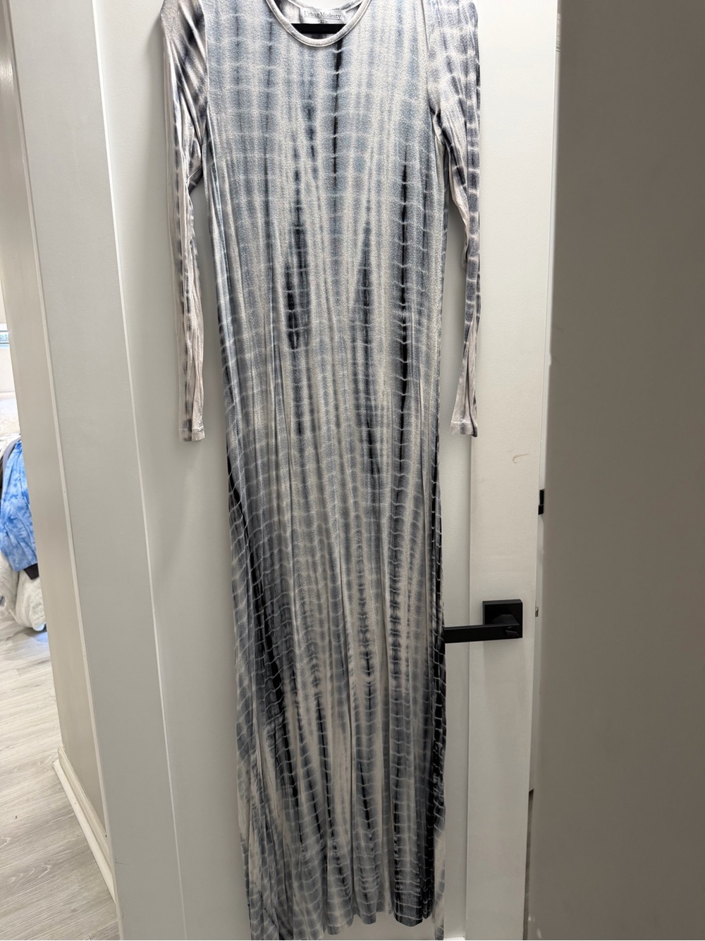 Long Sleeve Gray & White Tie-Dye Maxi Dress